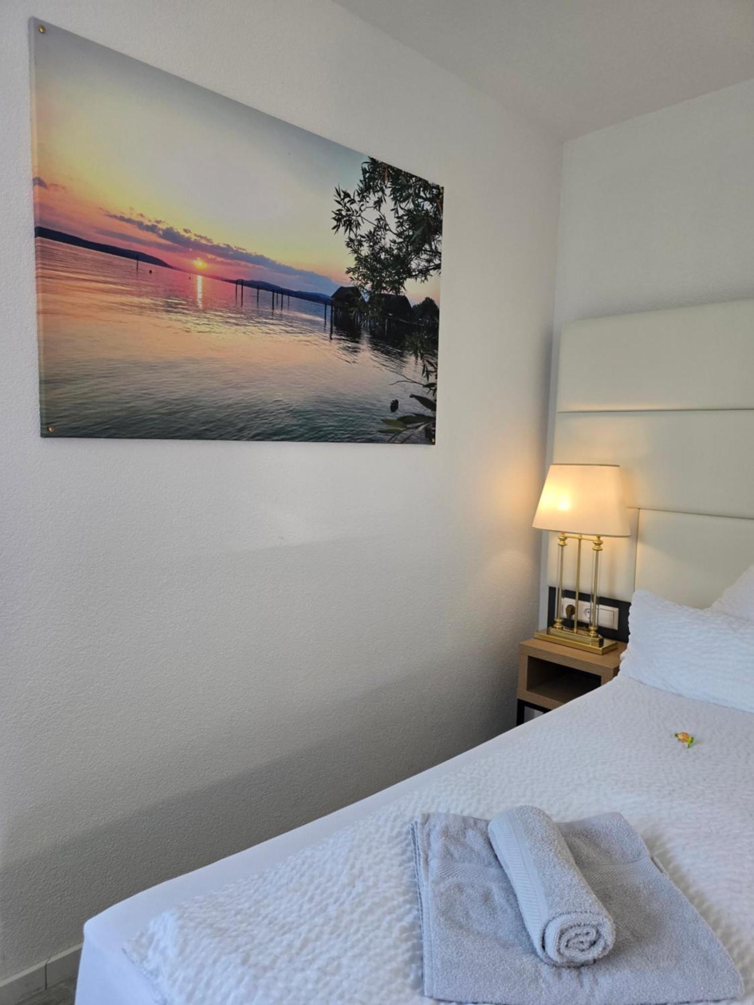 Uhldingen-Mühlhofen Bodensee Sunshine Zimmer & Apts. מראה חיצוני תמונה