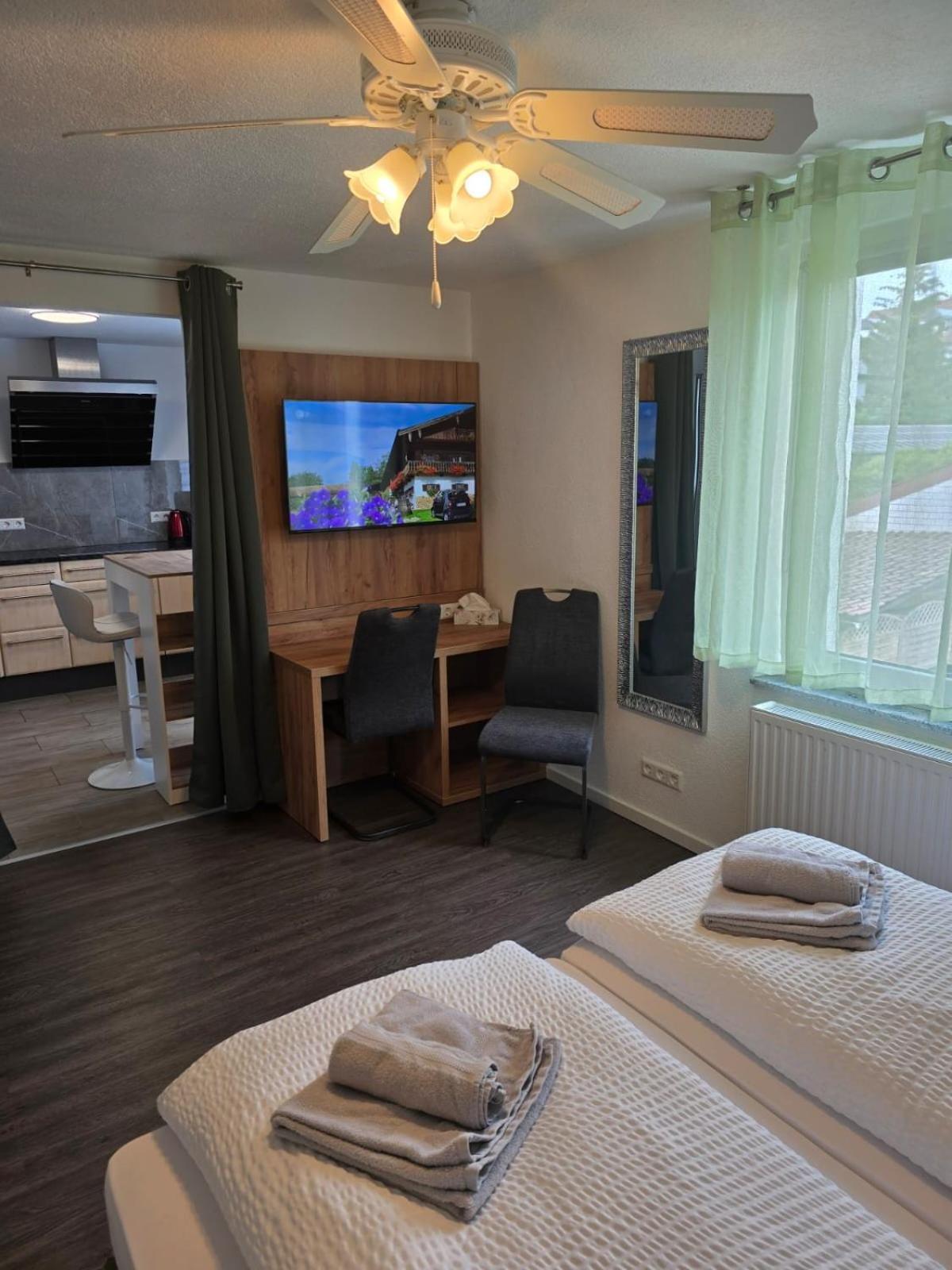 Uhldingen-Mühlhofen Bodensee Sunshine Zimmer & Apts. מראה חיצוני תמונה